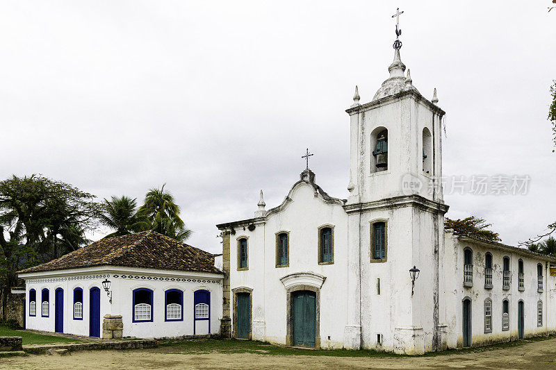 Nosa Senhora das Dores Church of Paraty，里约热内卢de Janeiro，巴西。帕拉蒂是葡萄牙殖民地和巴西帝国的自治市